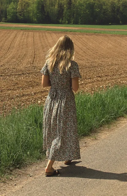 Aahkloijw Robe d'été sans manches pour femme - Multicolore - Imprimé papillon - Robe d'été décontractée - Col rond - Maxi robe de plage - Robe de loisirs bohème Vêtements et accessoires