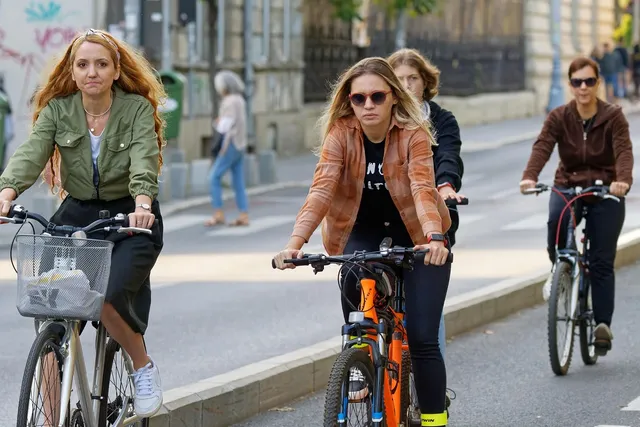Sakkas Short de vélo Shinny Metallic pour Femmes Extensible Unisexe - Fabriqué aux Etats-Unis Vêtements et accessoires